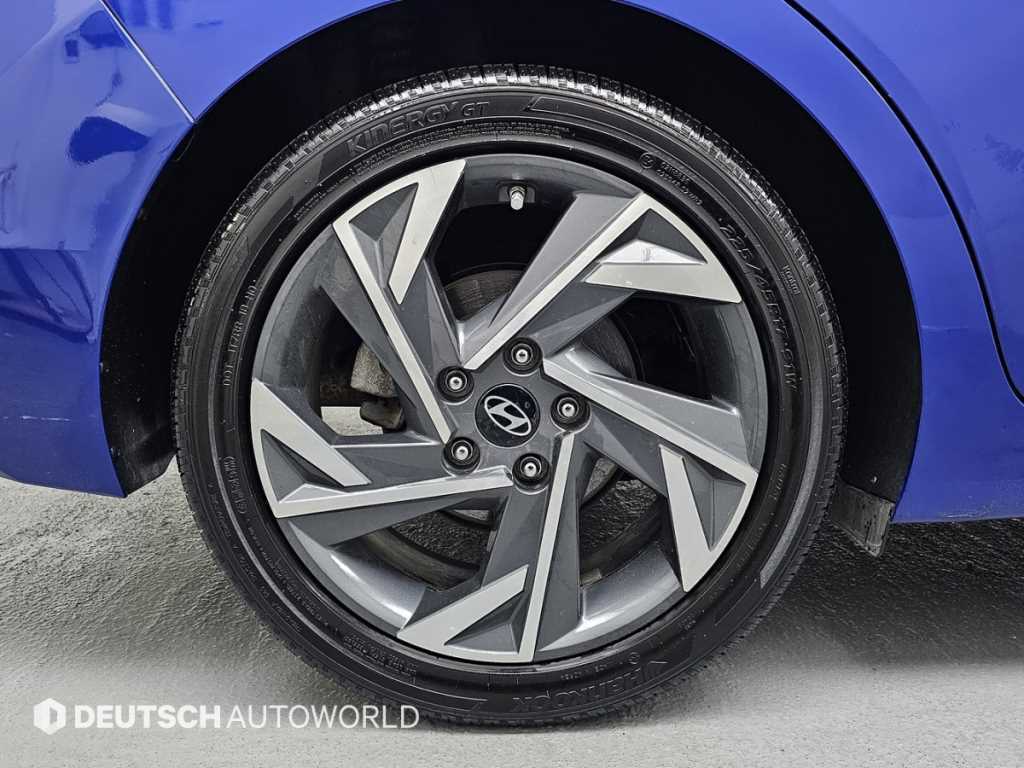 HYUNDAI Avante - Vista 5