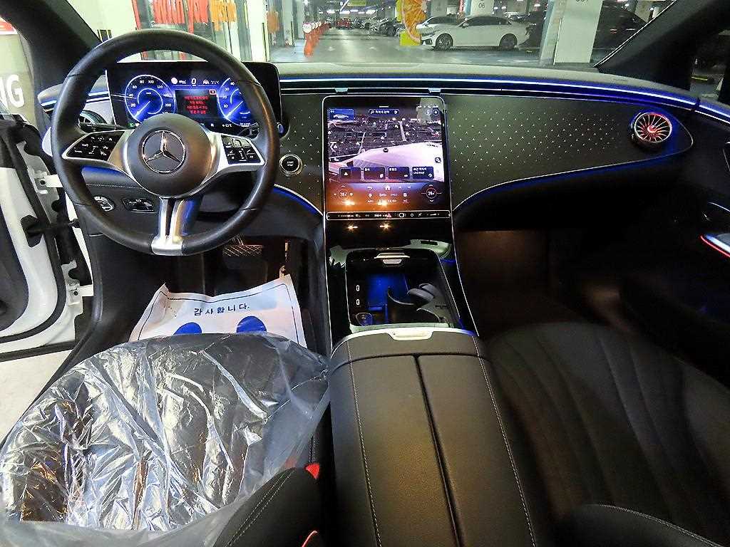 Mercedes Benz EQE - Vista 10