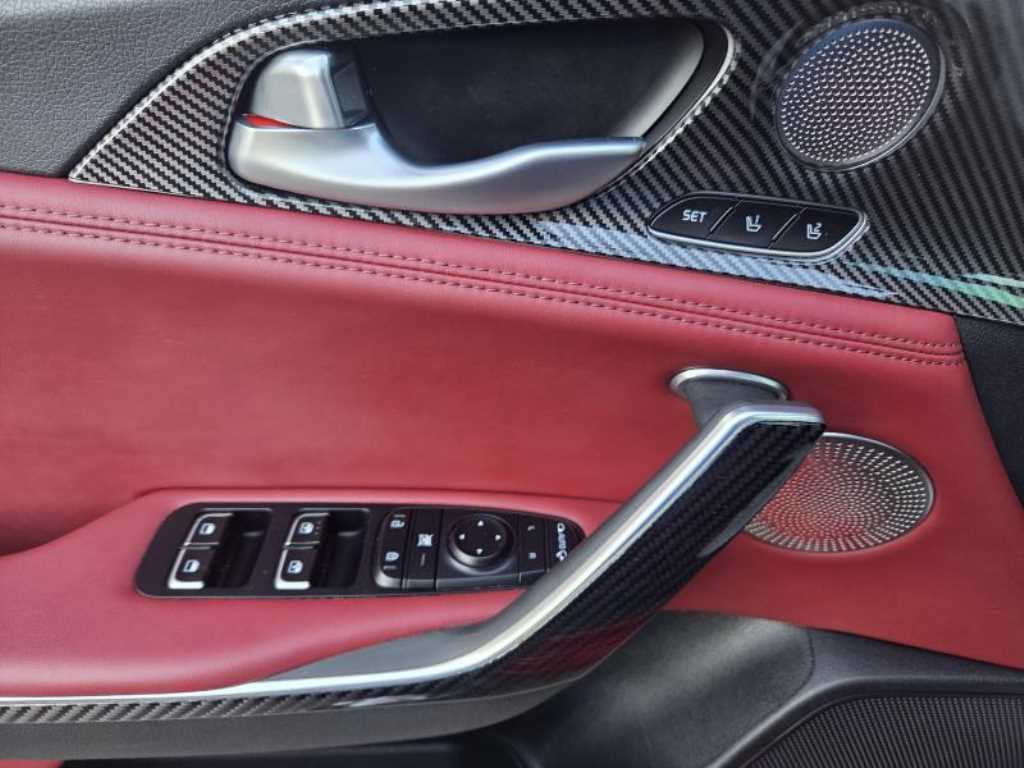 KIA Stinger - Vista 12