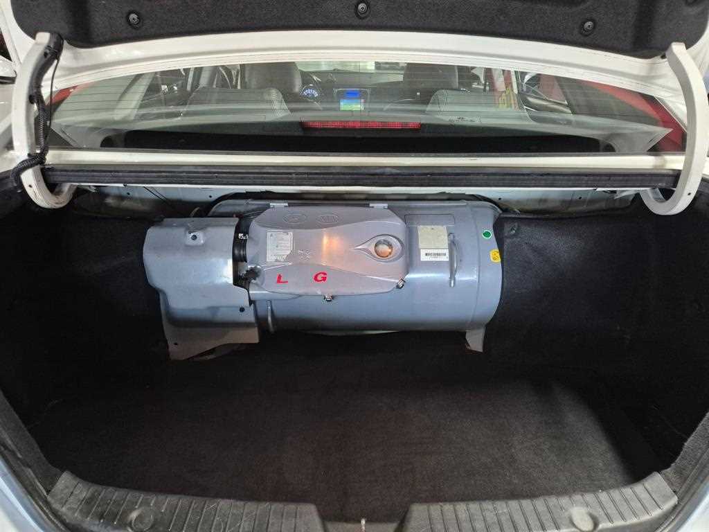 HYUNDAI Sonata - Vista 7