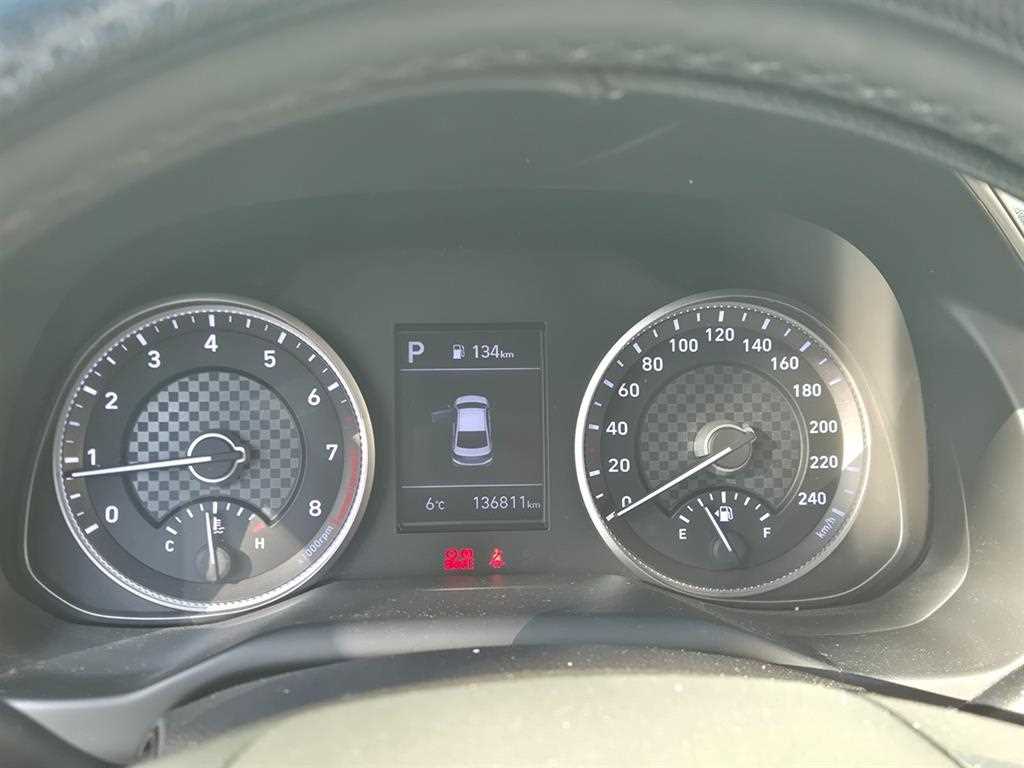 HYUNDAI Avante - Vista 7