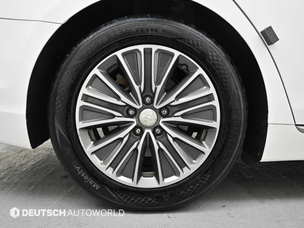 HYUNDAI Grandeur - Vista 5