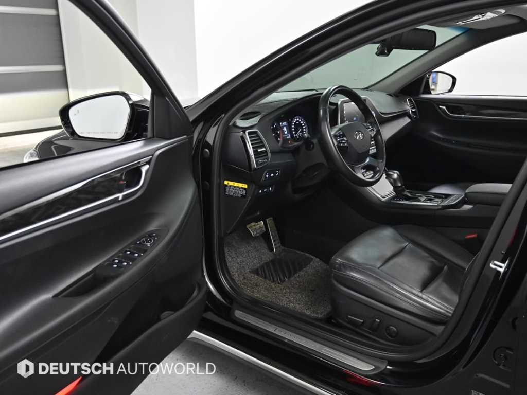 HYUNDAI Grandeur - Vista 11