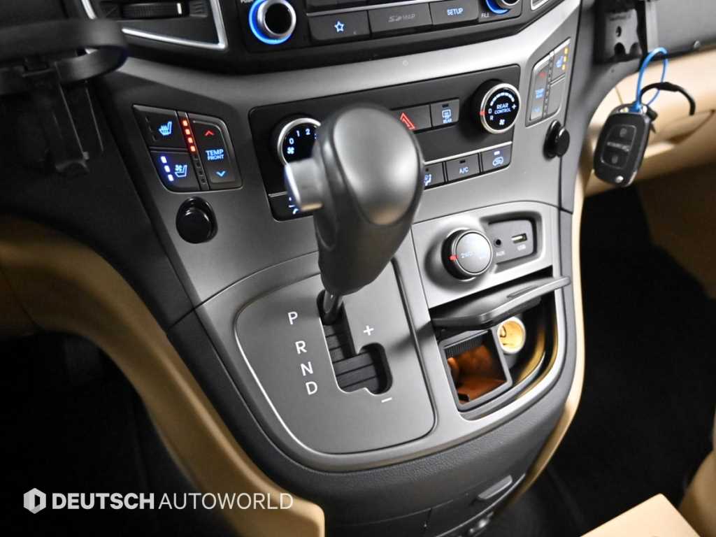 HYUNDAI Starex - Vista 9