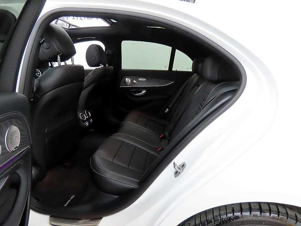 Mercedes Benz E class - Vista 6