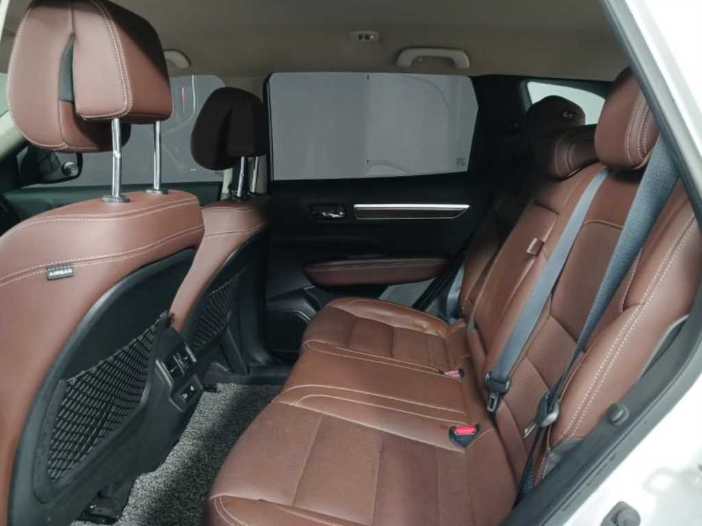 SAMSUNG QM6 - Vista 8