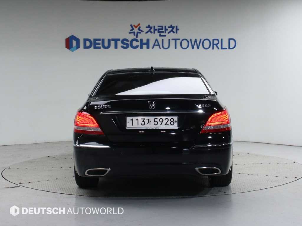 HYUNDAI Equus - Vista 4