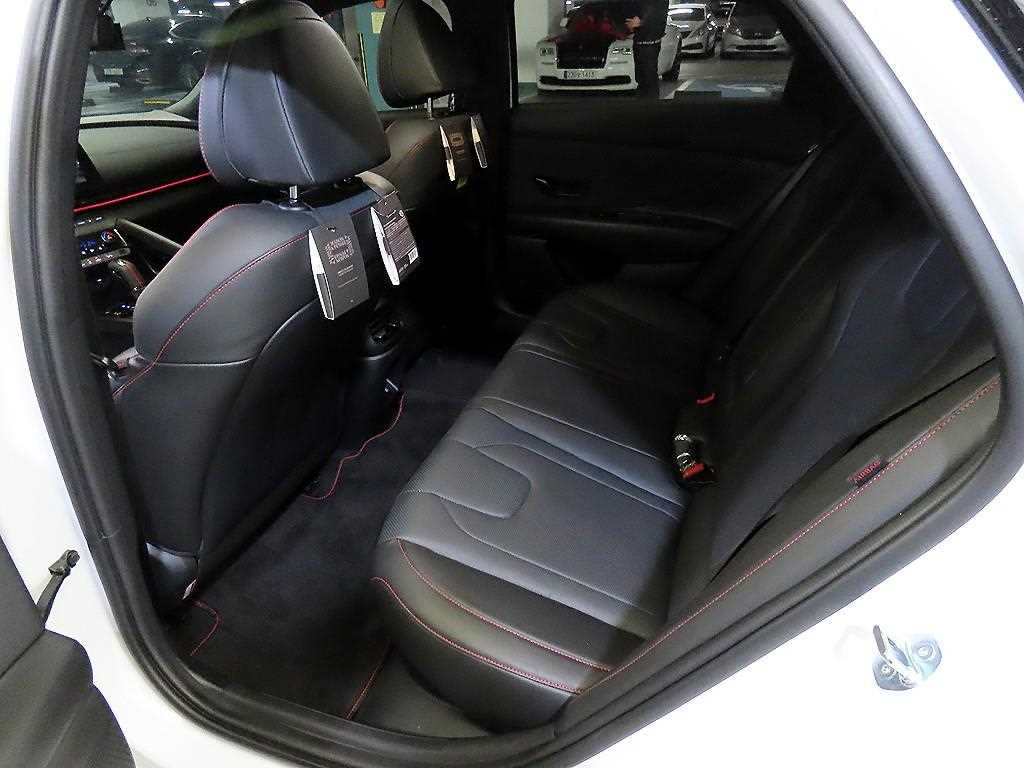 HYUNDAI Avante - Vista 7