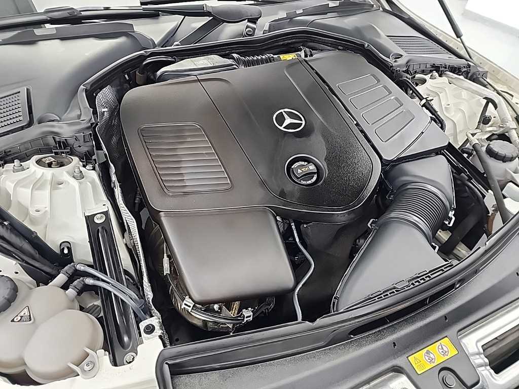 Mercedes Benz C Class - Vista 5