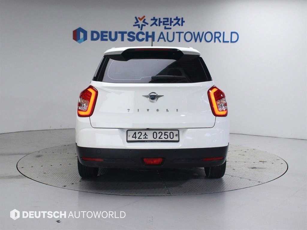 Ssangyong Tivoli - Vista 4