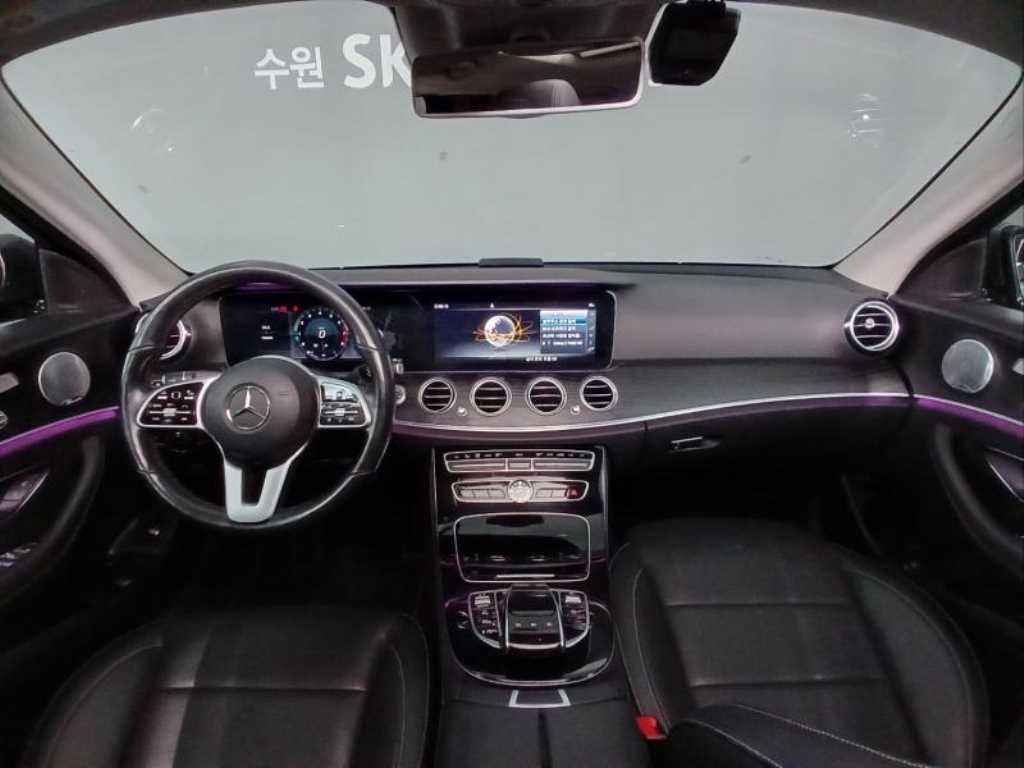 Mercedes Benz E class - Vista 5