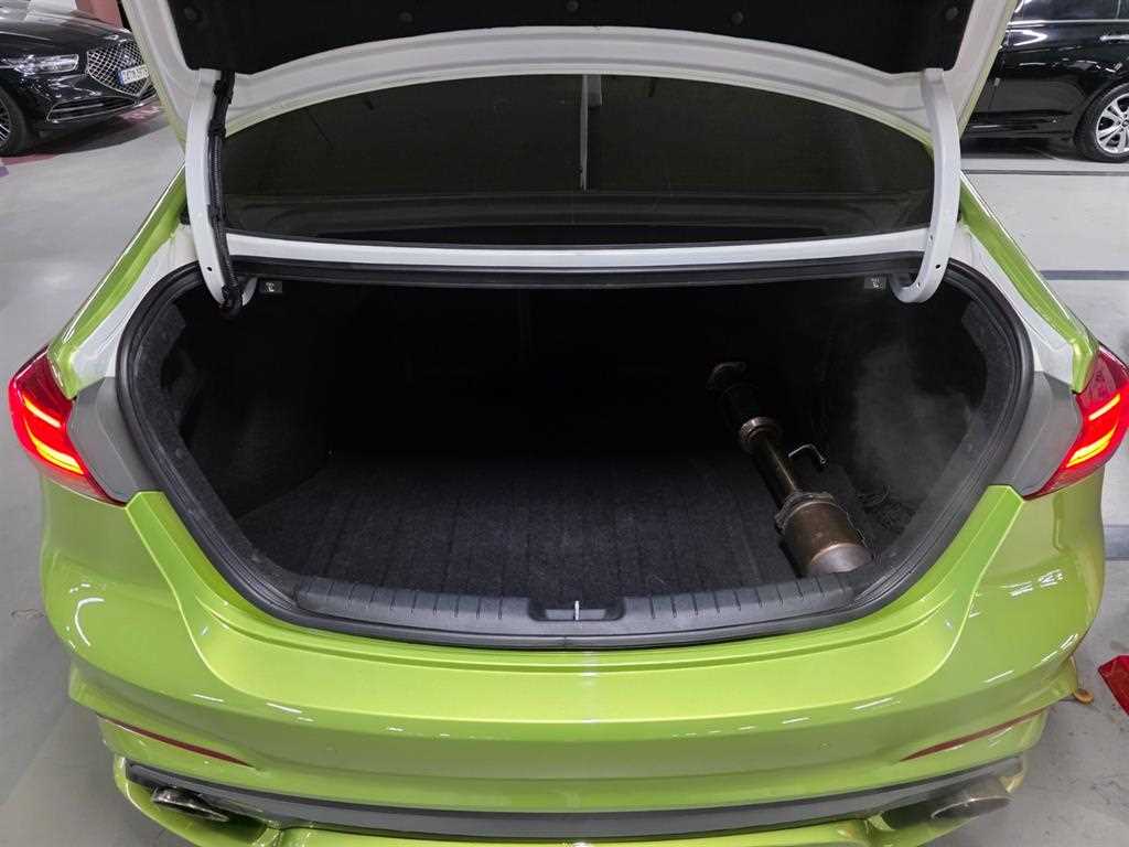 HYUNDAI Avante 2018 Verde - Importación desde Corea - HF Imports Iquique - Foto 17