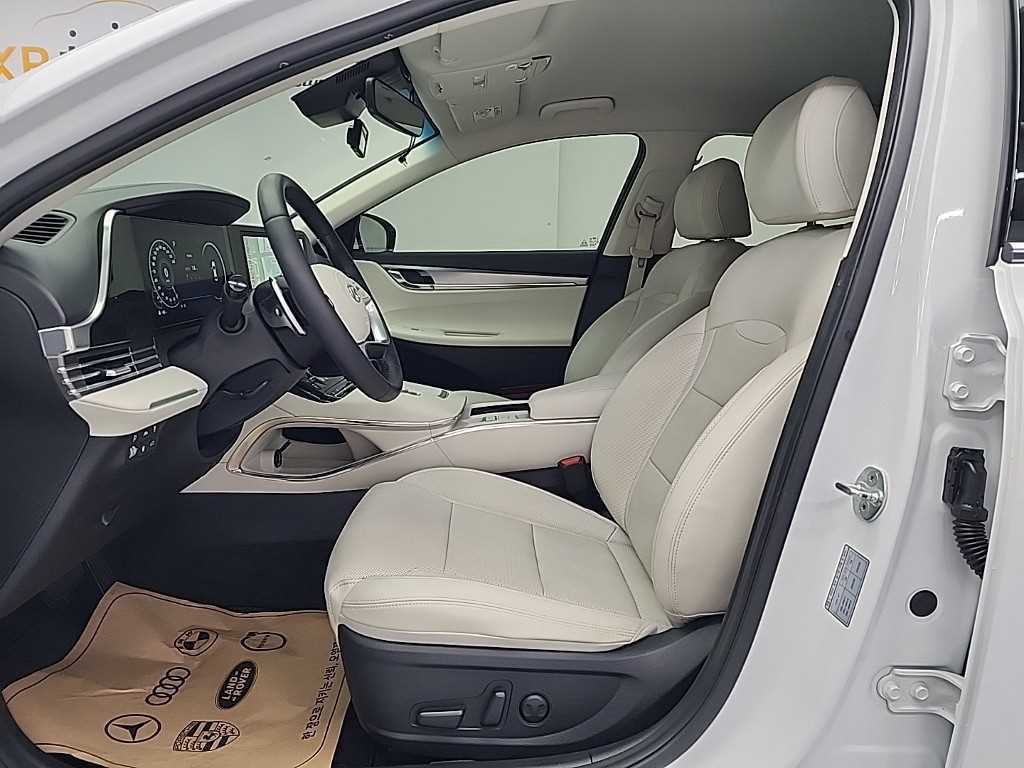 HYUNDAI Grandeur - Vista 11