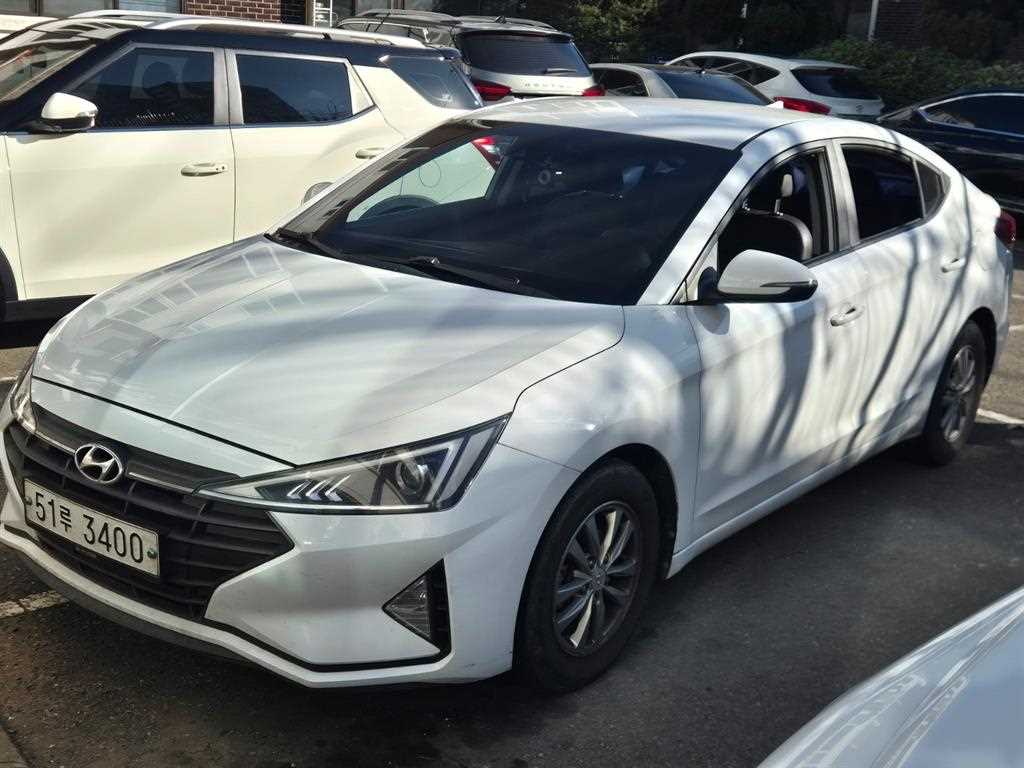 HYUNDAI Avante 2019 Blanco - Importación desde Corea - HF Imports Iquique - Foto 1