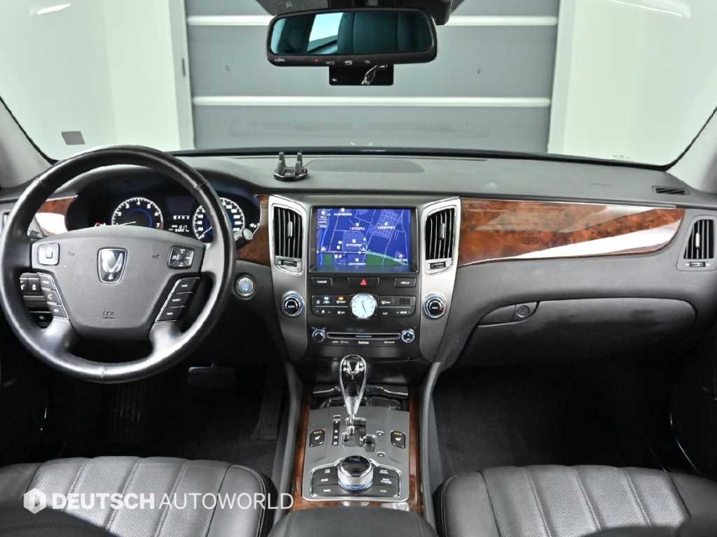 HYUNDAI Equus - Vista 7