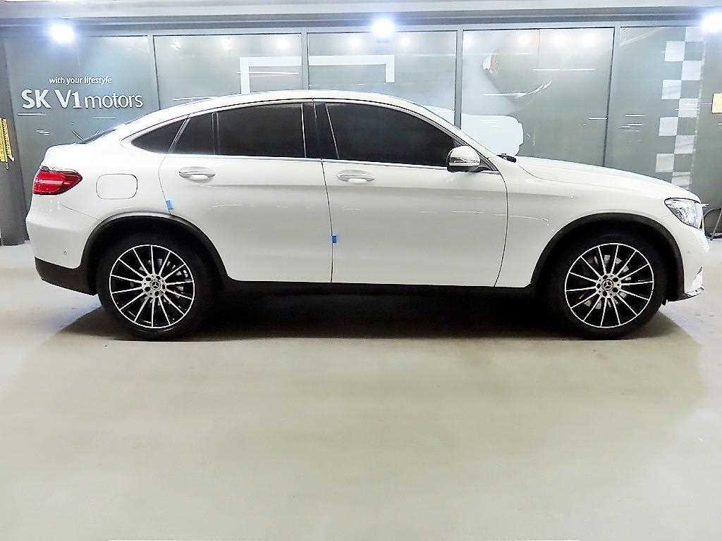 Mercedes Benz GLC Class - Vista 3