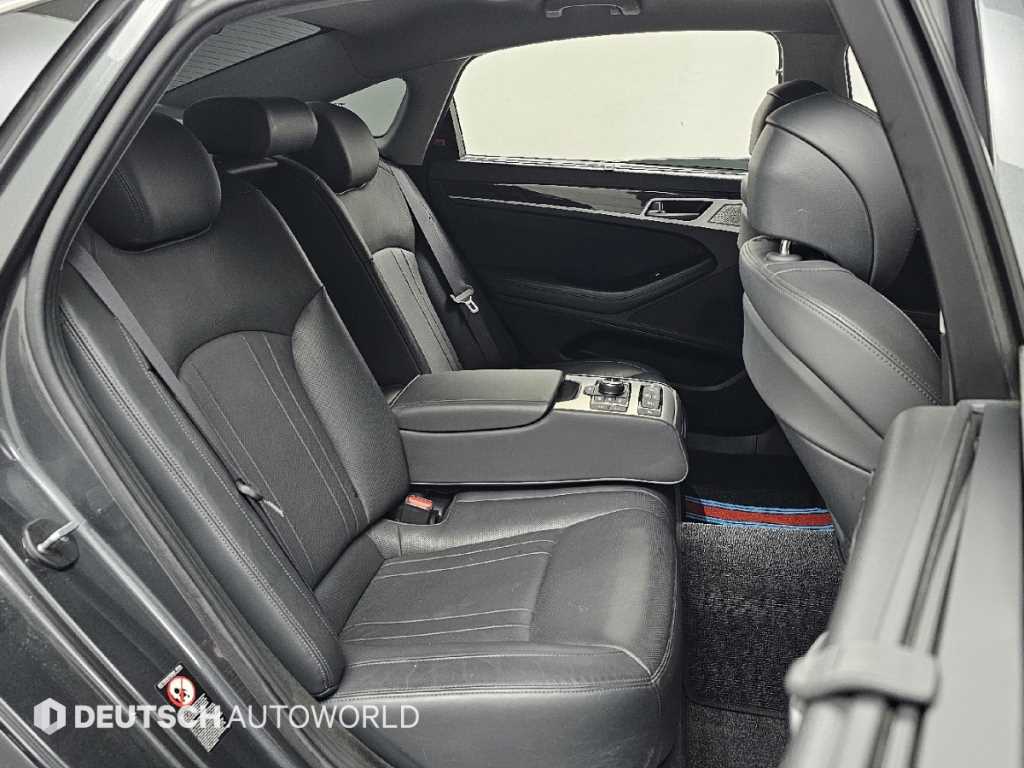 Genesis G80 - Vista 12