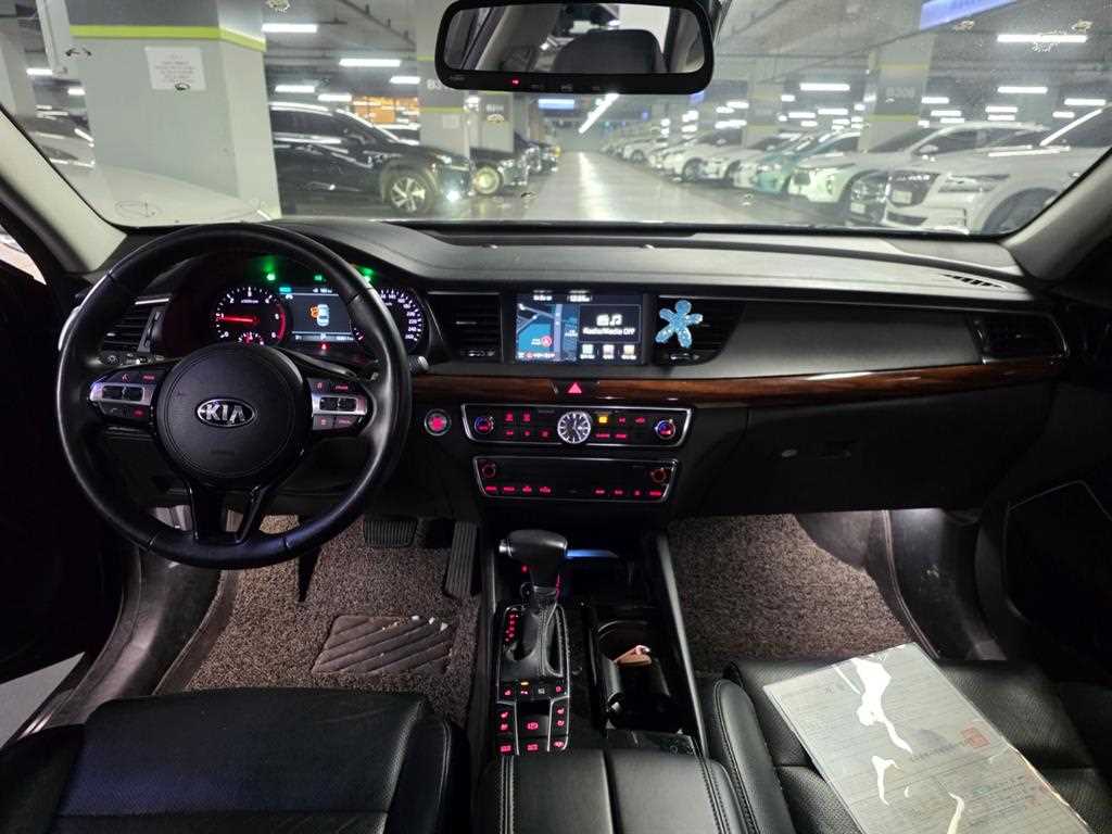 KIA K7 - Vista 9