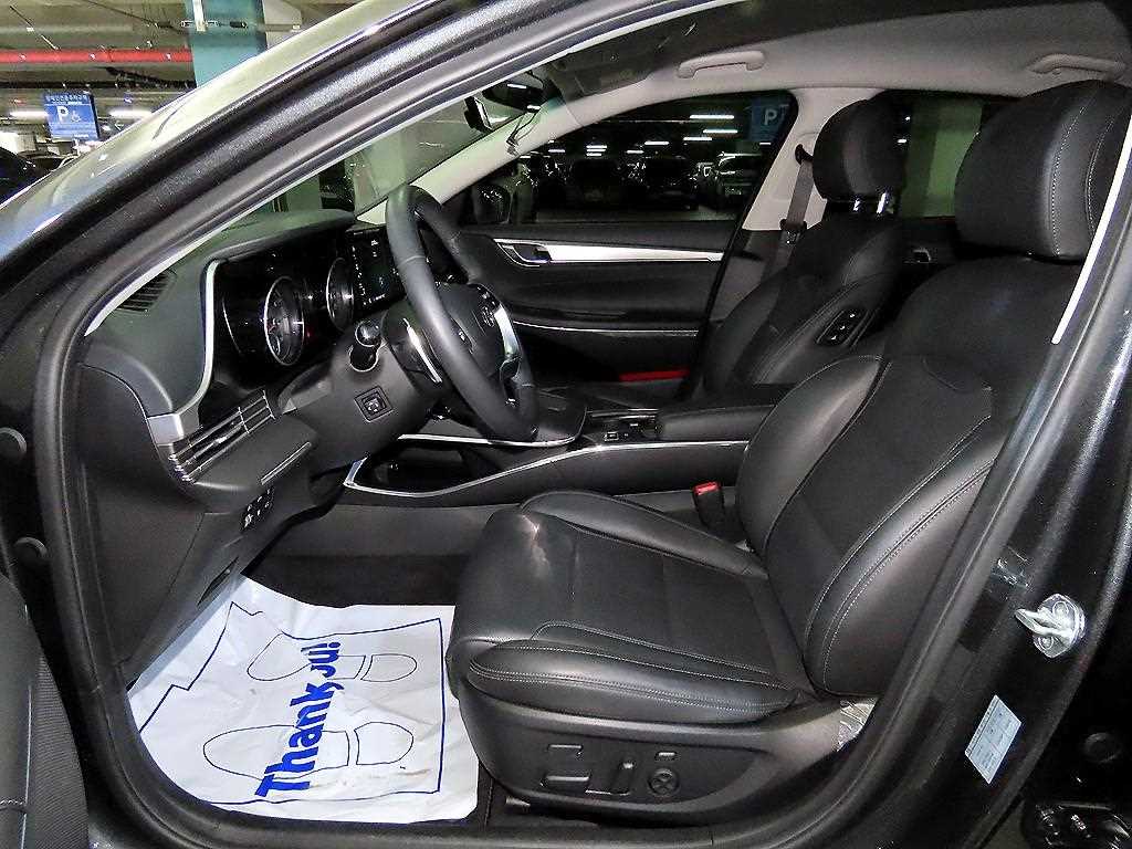 HYUNDAI Grandeur - Vista 6