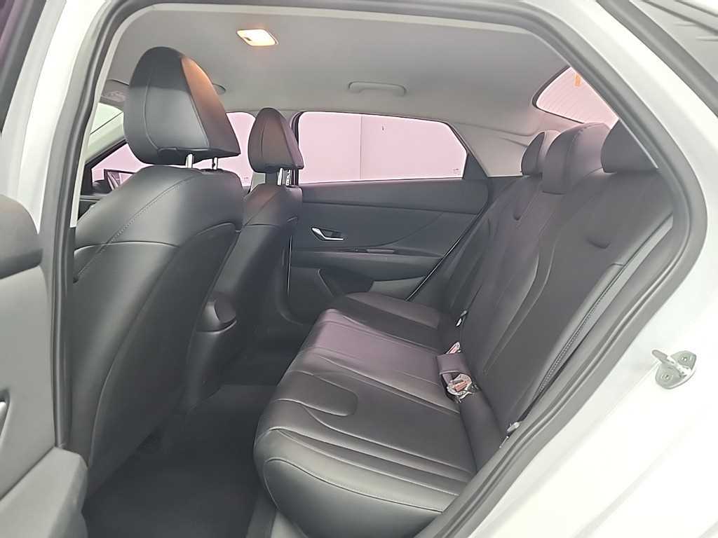 HYUNDAI Avante - Vista 12