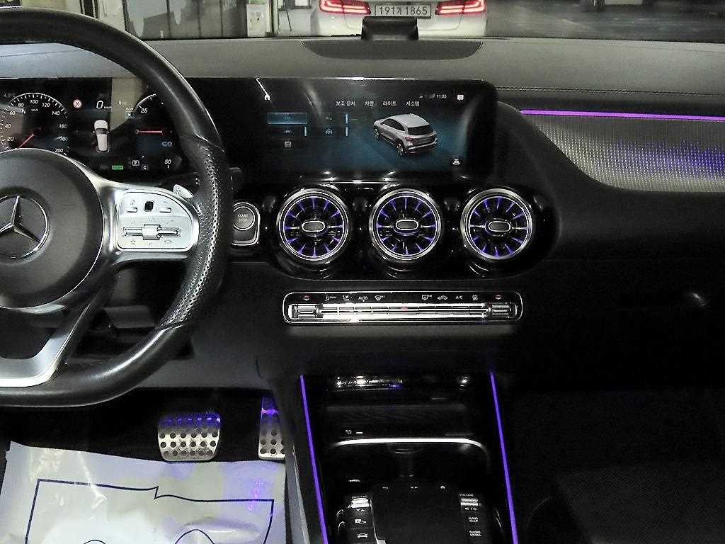 Mercedes Benz EQA - Vista 11