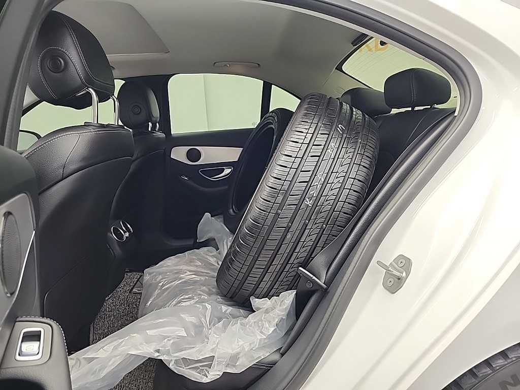 Mercedes Benz C Class - Vista 12