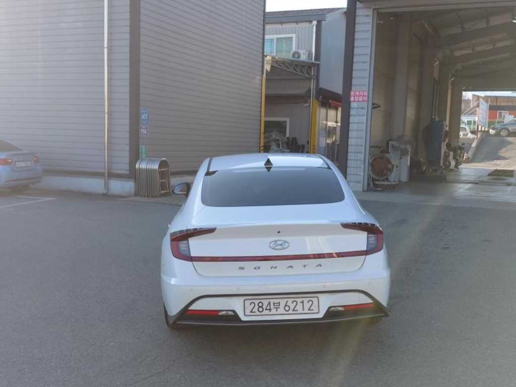 HYUNDAI Sonata - Vista 4