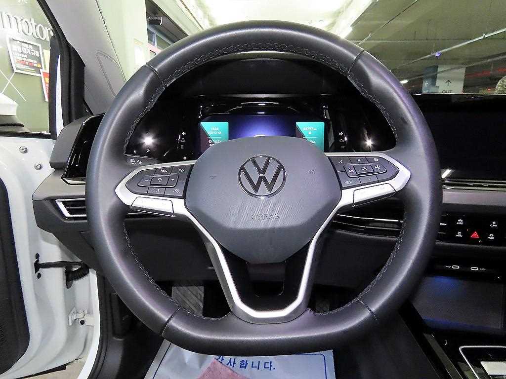 Volkswagen Golf - Vista 8