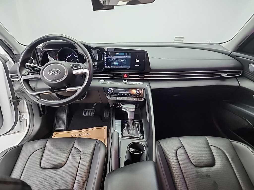 HYUNDAI Avante - Vista 7