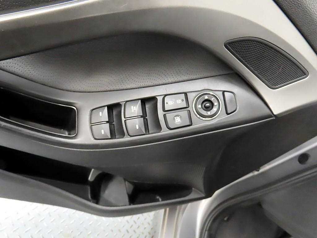 HYUNDAI Avante - Vista 11