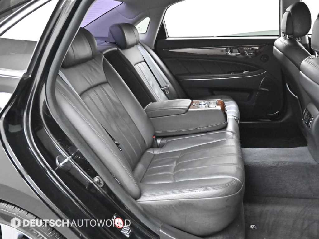 HYUNDAI Equus - Vista 12