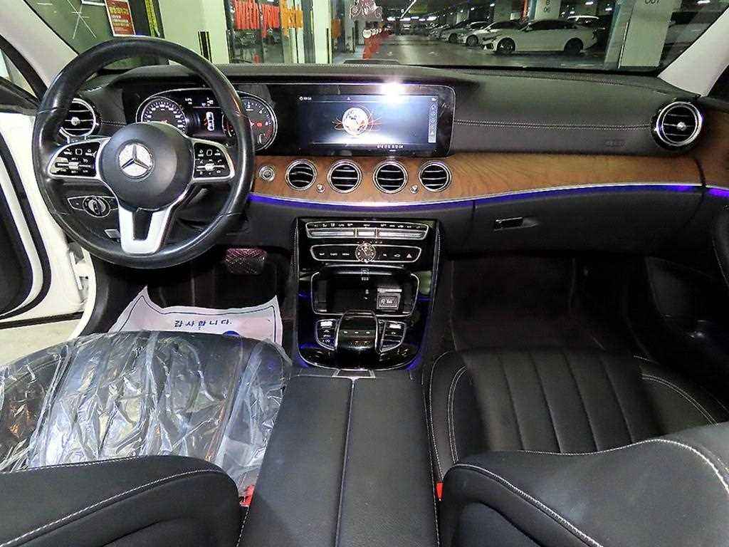 Mercedes Benz E class - Vista 10