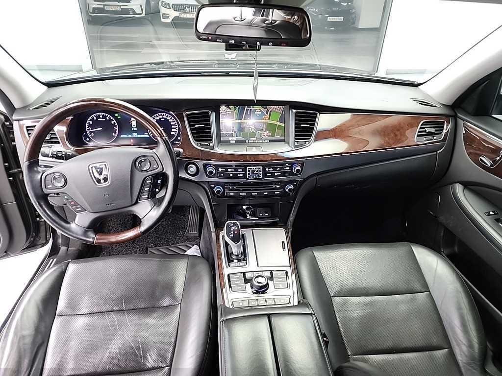 HYUNDAI Equus - Vista 7