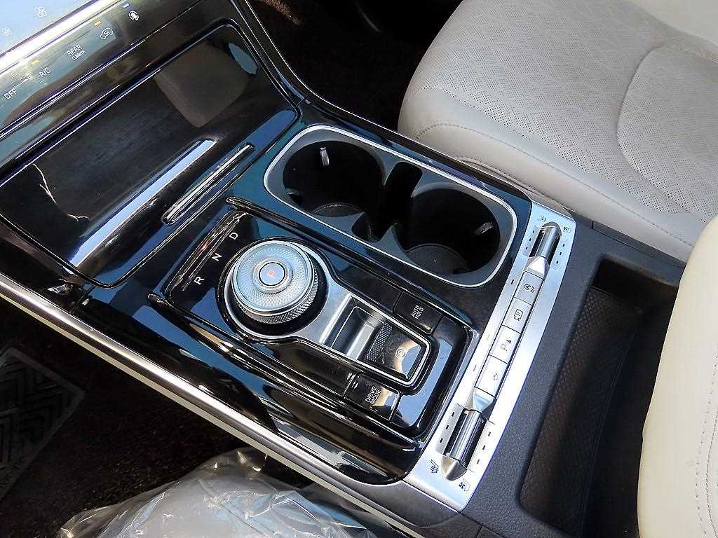 KIA Carnival - Vista 11