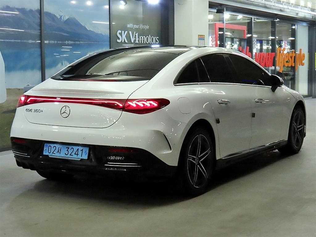 Mercedes Benz EQE - Vista 4