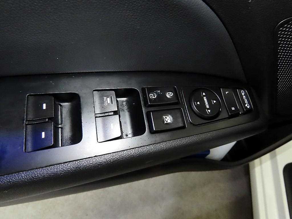 HYUNDAI Avante 2016 Blanco - Importación desde Corea - HF Imports Iquique - Foto 13