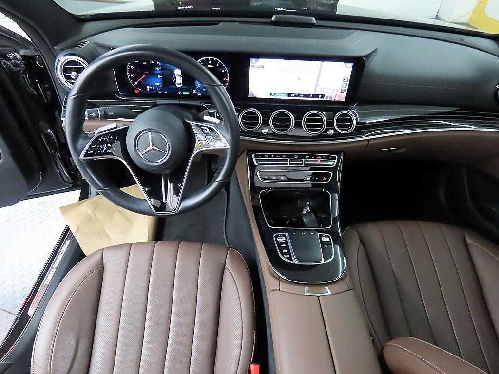 Mercedes Benz E class - Vista 7