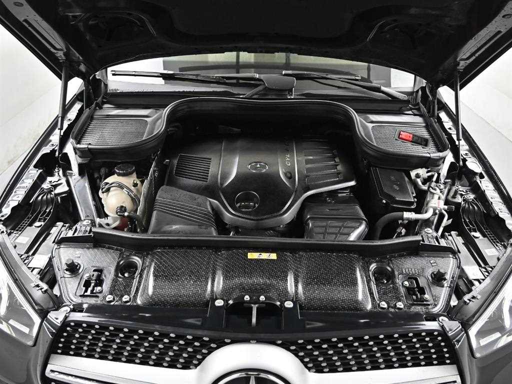 Mercedes Benz GLE Class - Vista 6