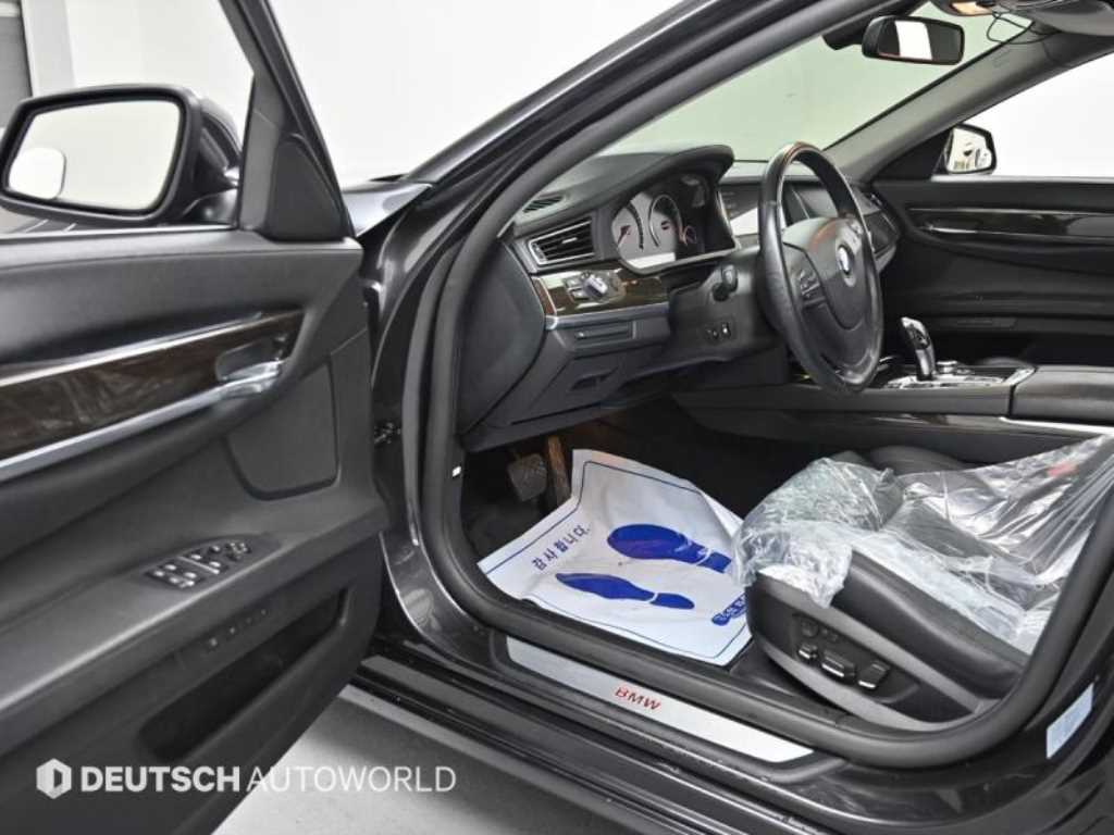 BMW 7 Series - Vista 11