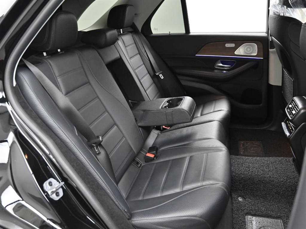 Mercedes Benz GLE Class - Vista 12