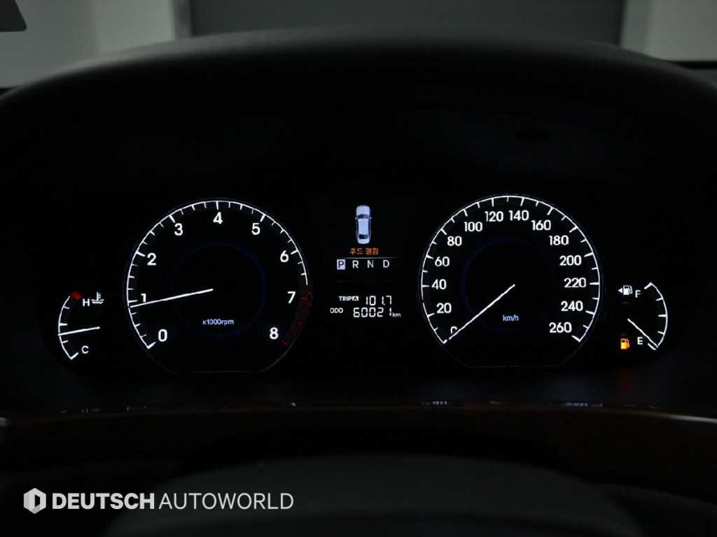 HYUNDAI Equus - Vista 8