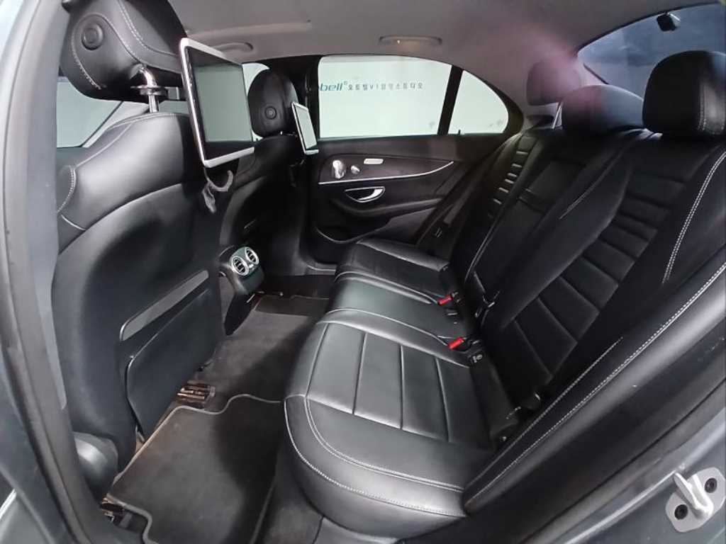 Mercedes Benz E class - Vista 7