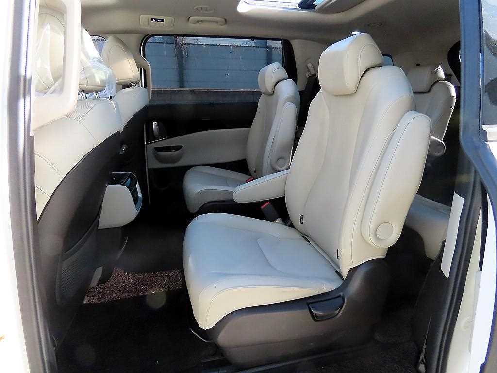 KIA Carnival - Vista 6
