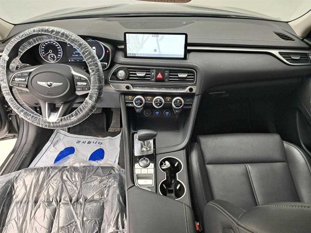 Genesis G70 - Vista 6