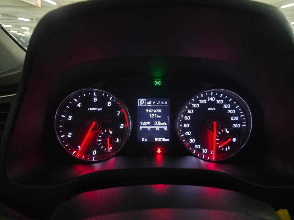 HYUNDAI Avante - Vista 8