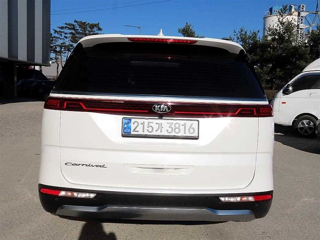 KIA Carnival - Vista 4