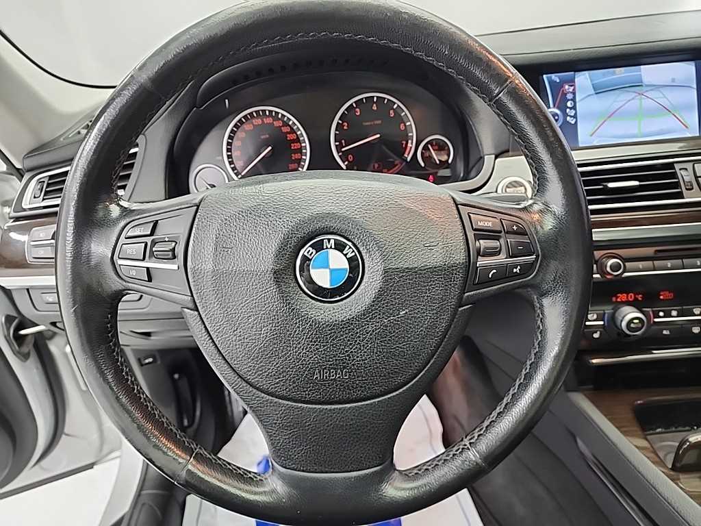 BMW 7 Series - Vista 9