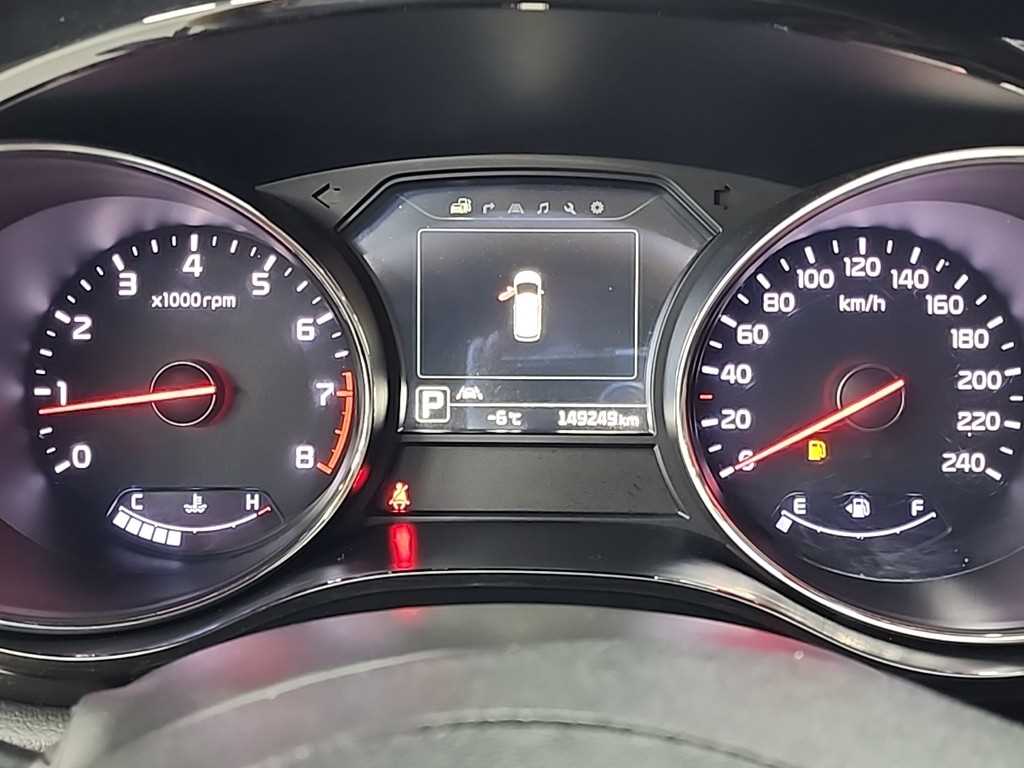 KIA Carnival - Vista 6