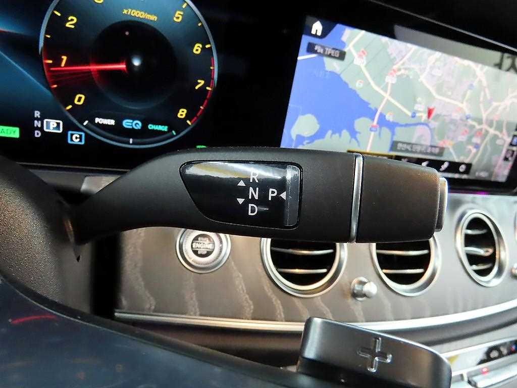 Mercedes Benz E class - Vista 10