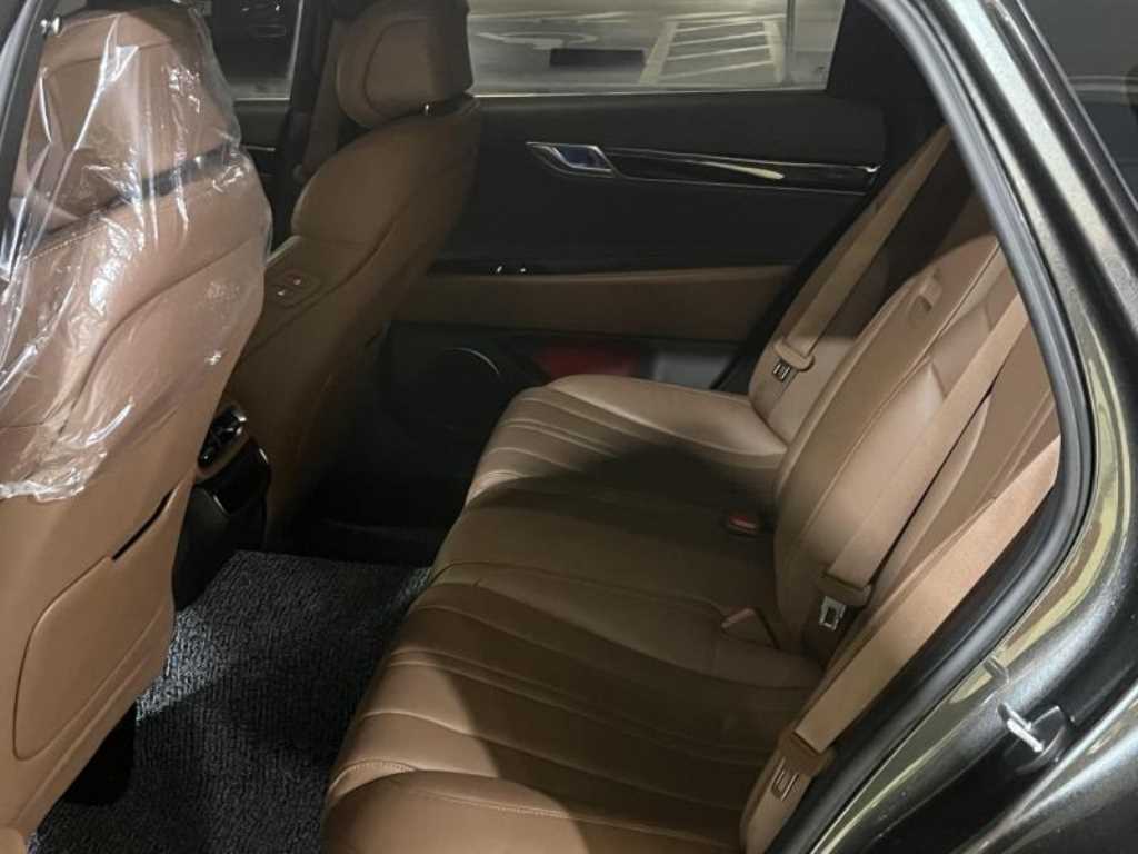 Genesis G80 - Vista 8